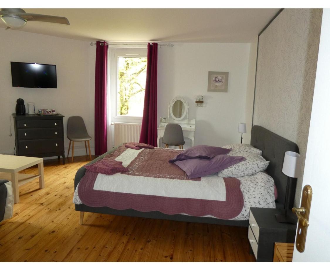 Chambres D'Hotes La Vigneronne Senouillac Exteriör bild