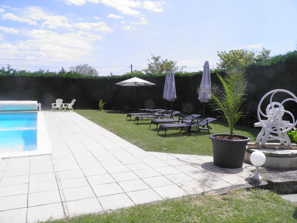 Chambres D'Hotes La Vigneronne Senouillac Exteriör bild